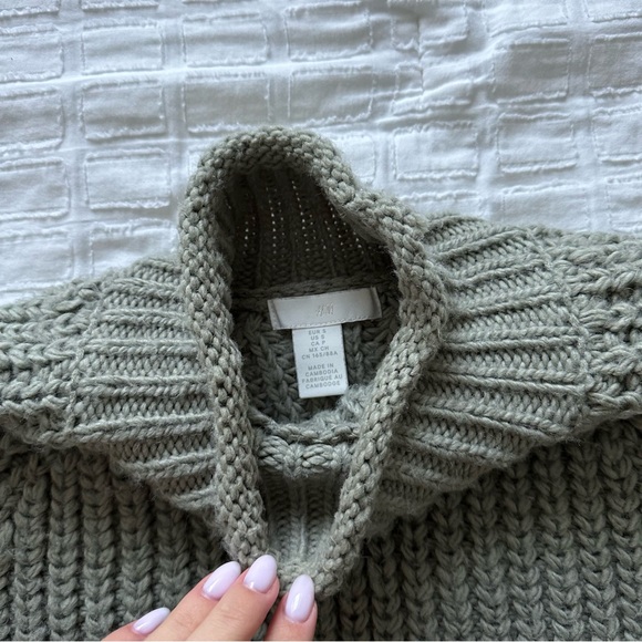 Women's Ribbed Knit Sweater - Gray - Picture 2 of 4